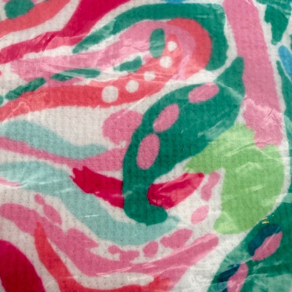 Lilly Pulitzer Lounge Towel Pink Blue Green Floral Paisley LIL-HO-061 40x72 NEW - Picture 8 of 16